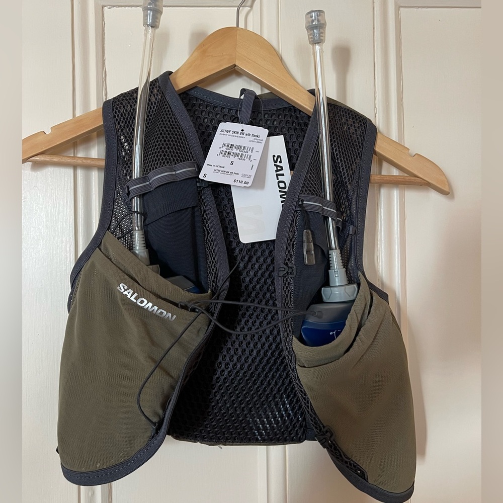 SALOMON ACTIVE SKIN 8 SET RUNNING VEST WOMENS NWT Size Small